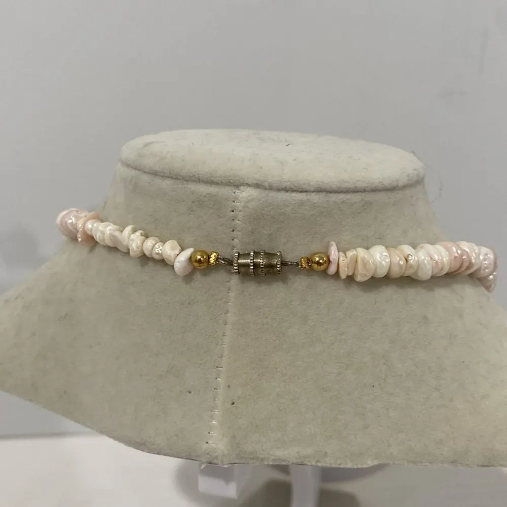 Vintage Conch Shell Round Bead Pink and White Beaded Necklace - Picture 7 of 11